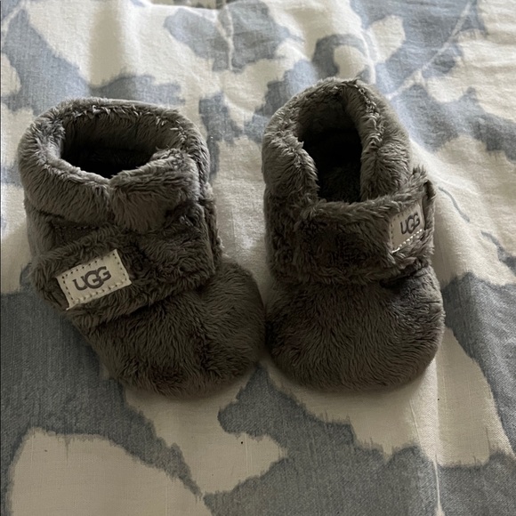 NWOT UGG  baby Charcoal Slippers size 0/1 - Picture 1 of 3